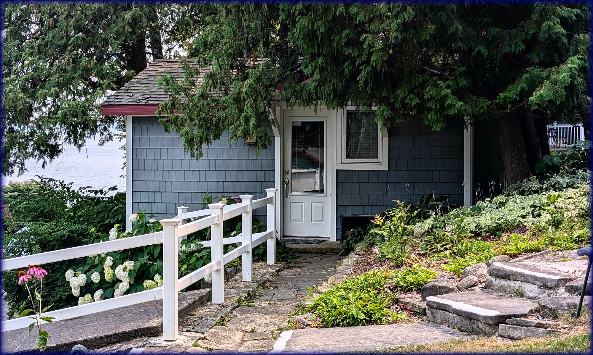 Cedar cottage at Cliff Dwellers Resort