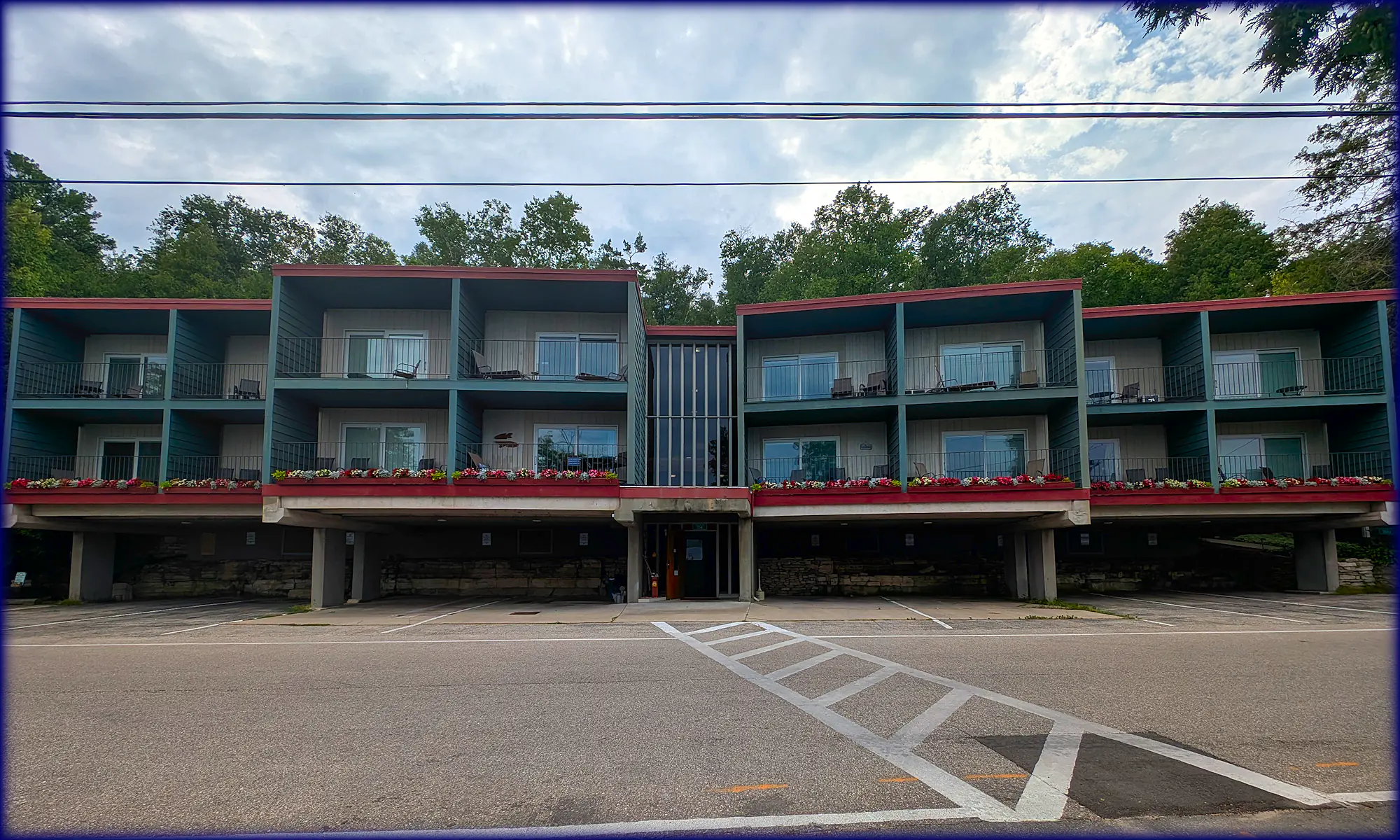 Townhouses at Cliff Dwellers Resort